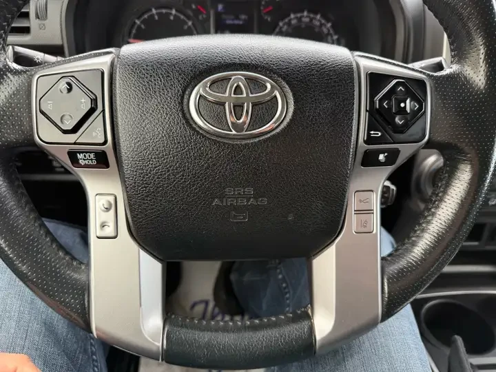Toyota 4runner 4x4 | SR5| Navigation/Leather/Sunroof/Rear Camera, снимка 12 - Автомобили и джипове - 54660762
