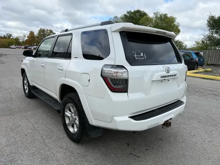Toyota 4runner 4x4 | SR5| Navigation/Leather/Sunroof/Rear Camera, снимка 8 - Автомобили и джипове - 54660762