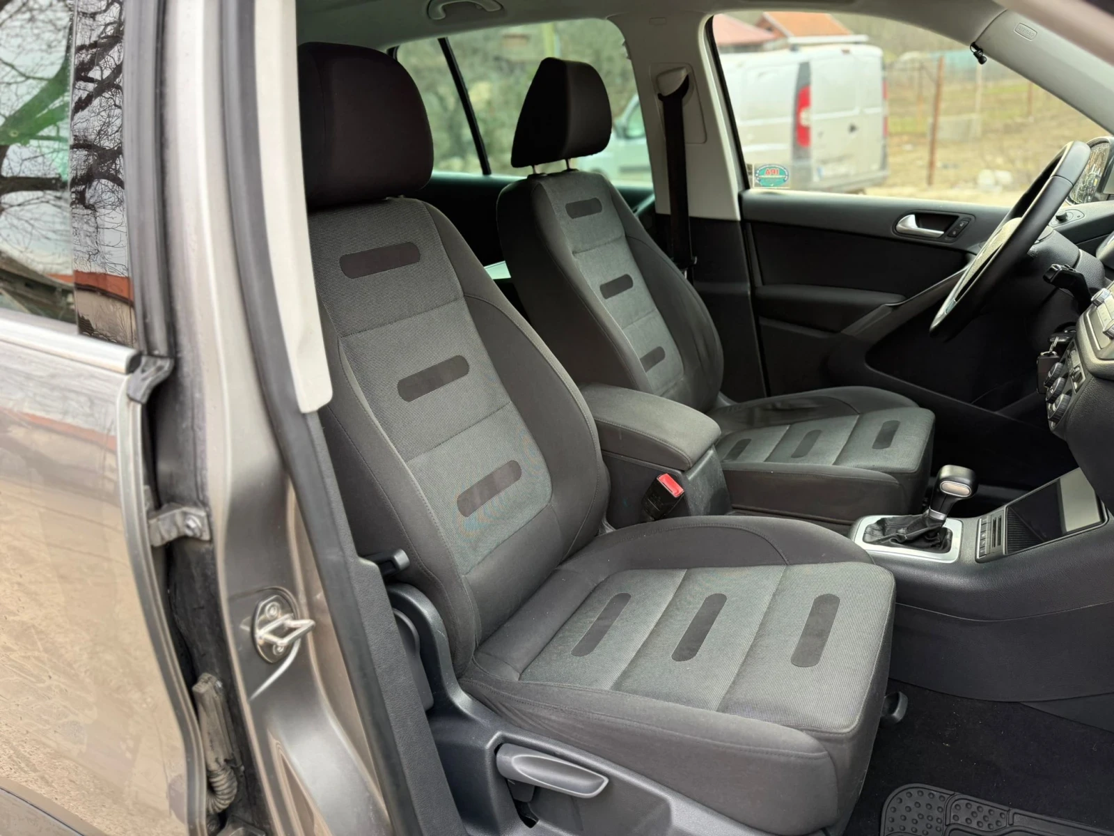 VW Tiguan 2.0TDI 4MOTION AUTOMATIC , снимка 17 - Автомобили и джипове - 53685030