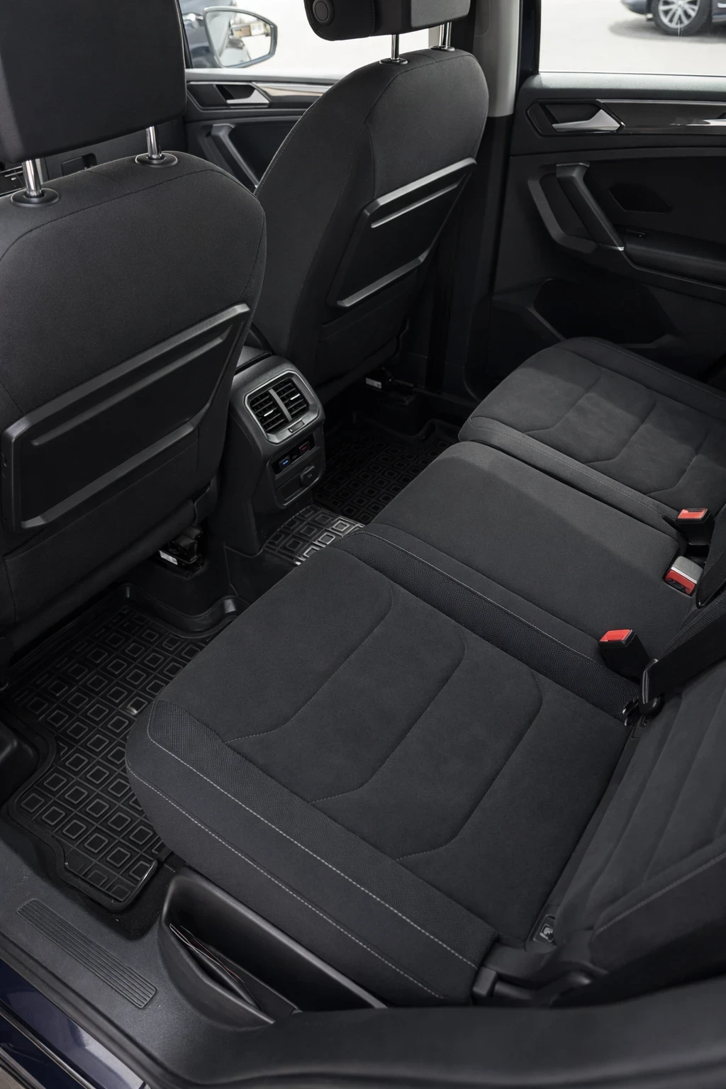 VW Tiguan Volkswagen Tiguan Highline 4Motion 2.0 TSI 180 к.с, снимка 12 - Автомобили и джипове - 54194809