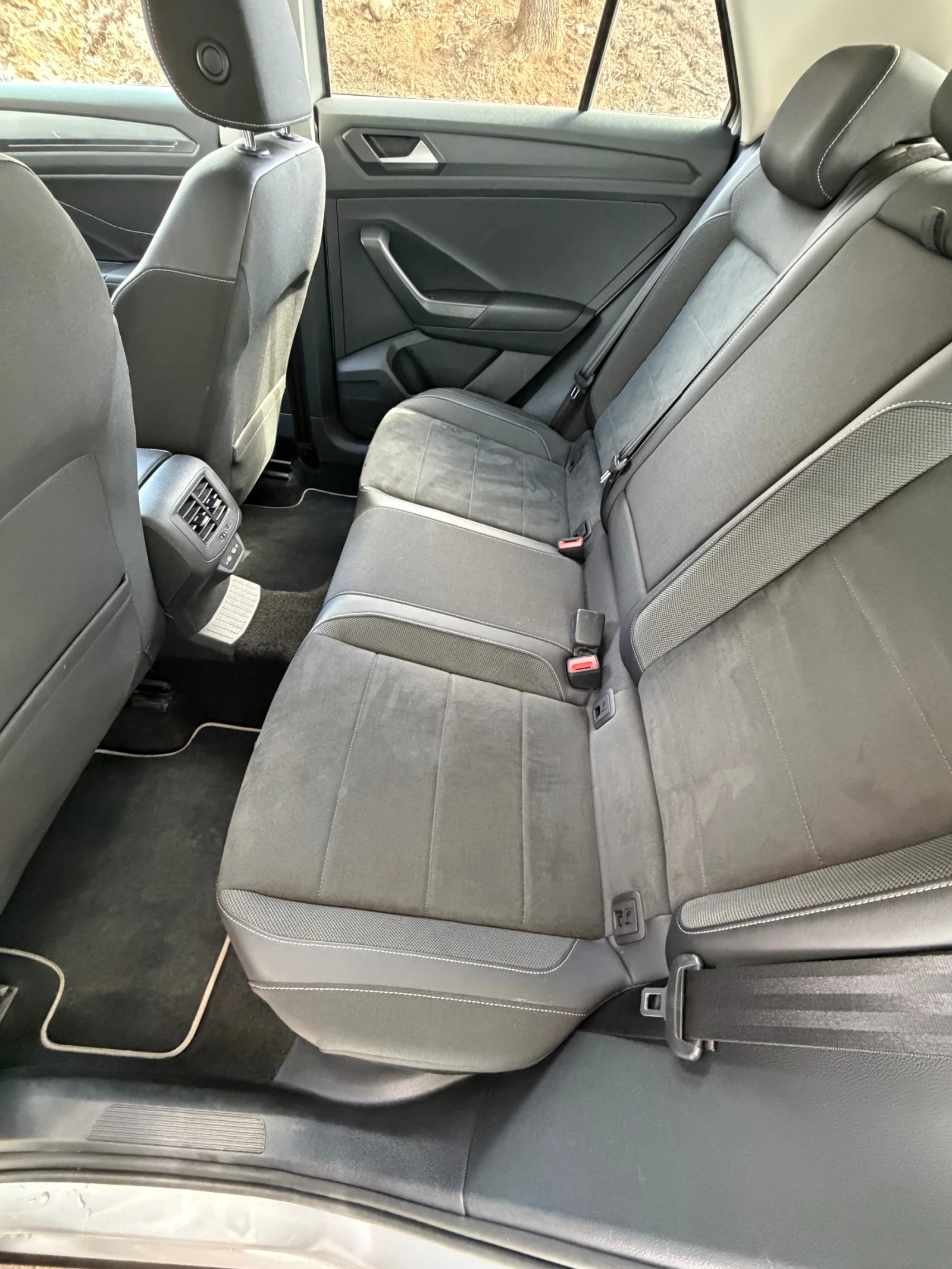 VW T-Roc, снимка 10 - Автомобили и джипове - 54482905