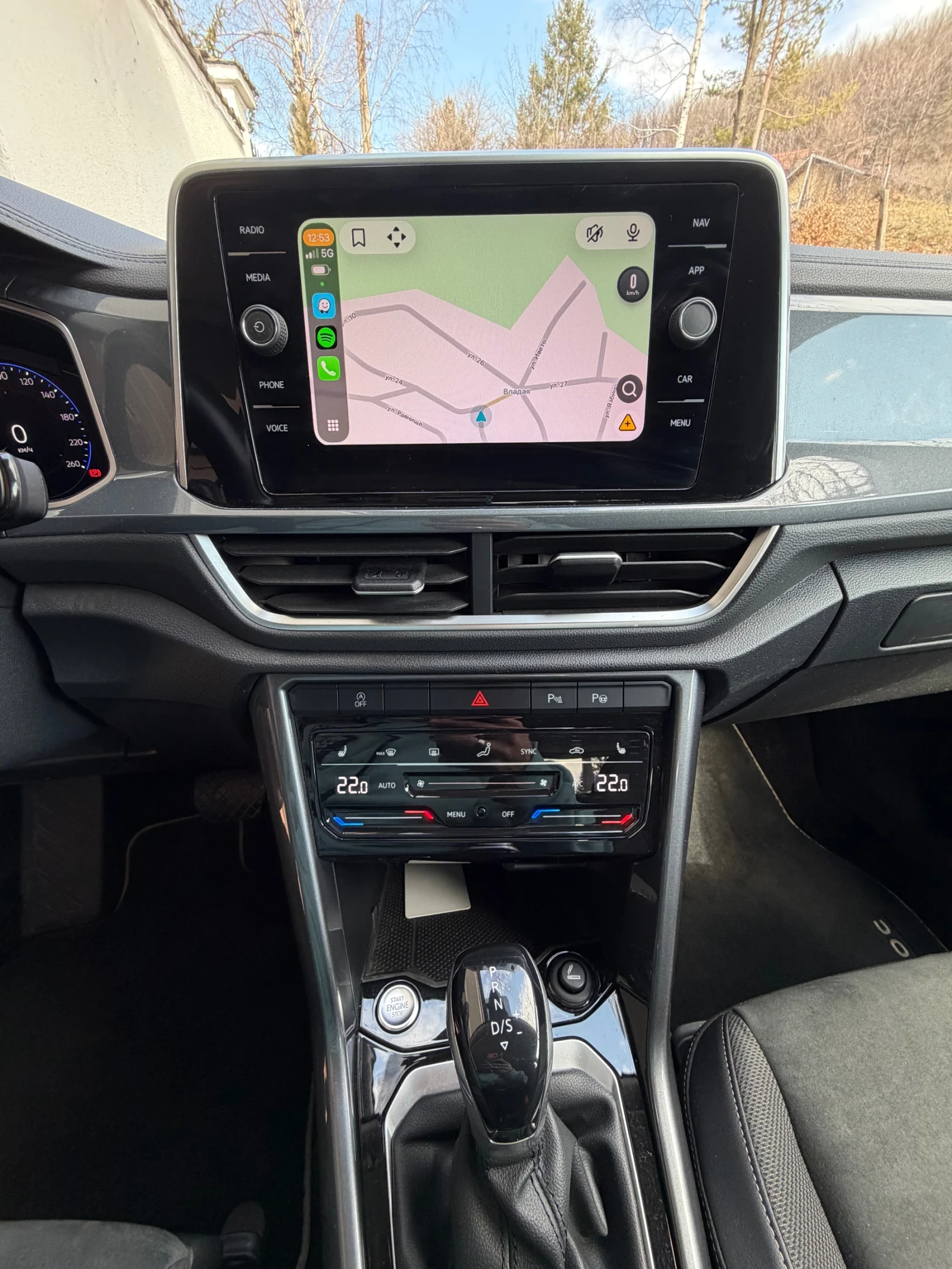 VW T-Roc, снимка 4 - Автомобили и джипове - 54482905