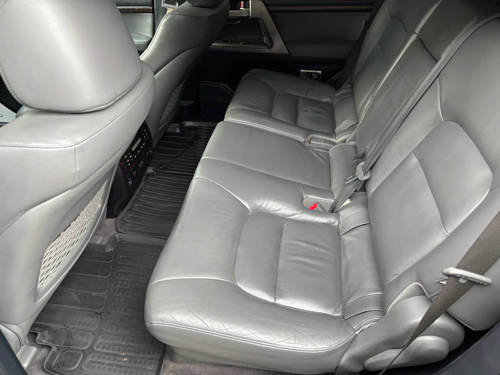 Toyota Land cruiser 5.7 V8 LPG, снимка 8 - Автомобили и джипове - 54496267