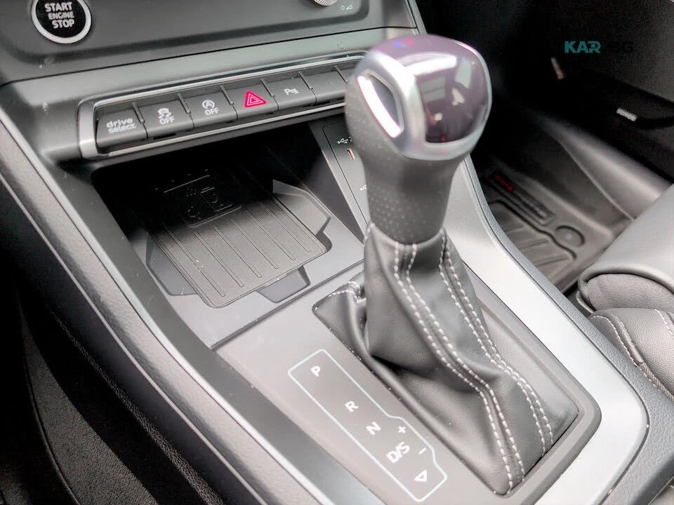 Audi Q3 Technik * АвтоКредит * (ЦЕНА ДО БГ), снимка 17 - Автомобили и джипове - 54918397