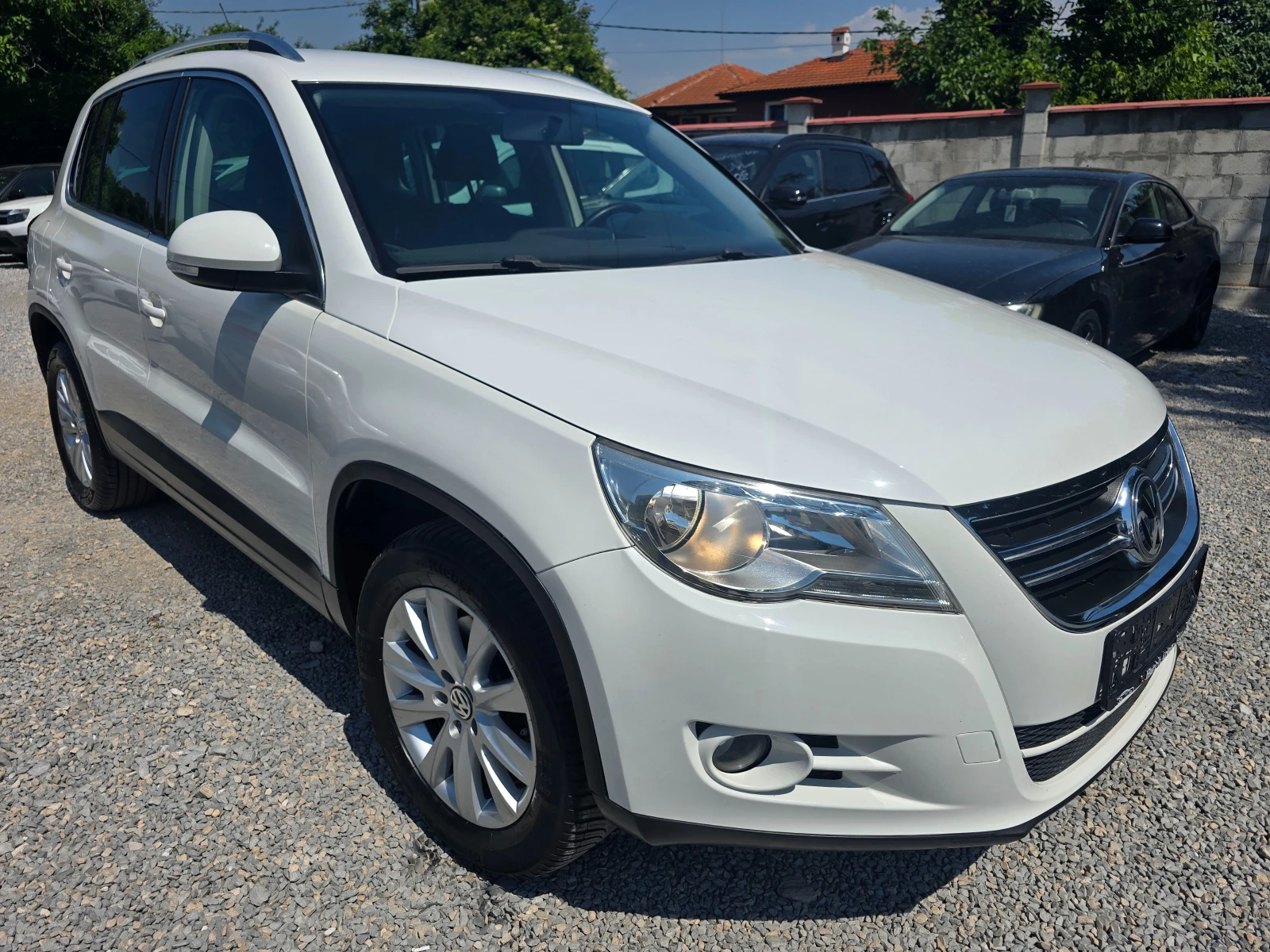 VW Tiguan 2.0TDI-КОМЪН РЕЙЛ-ЕВРО 5В-4Х4-6 СКОРОСТИ, снимка 6 - Автомобили и джипове - 55057314