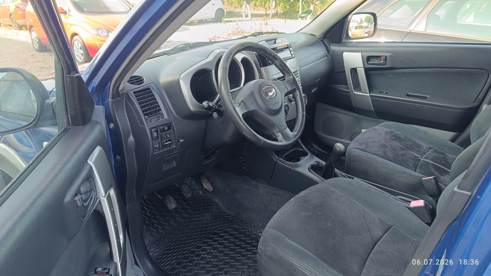 Daihatsu Terios 1.5i.105к.с.4х4., снимка 7 - Автомобили и джипове - 55204633