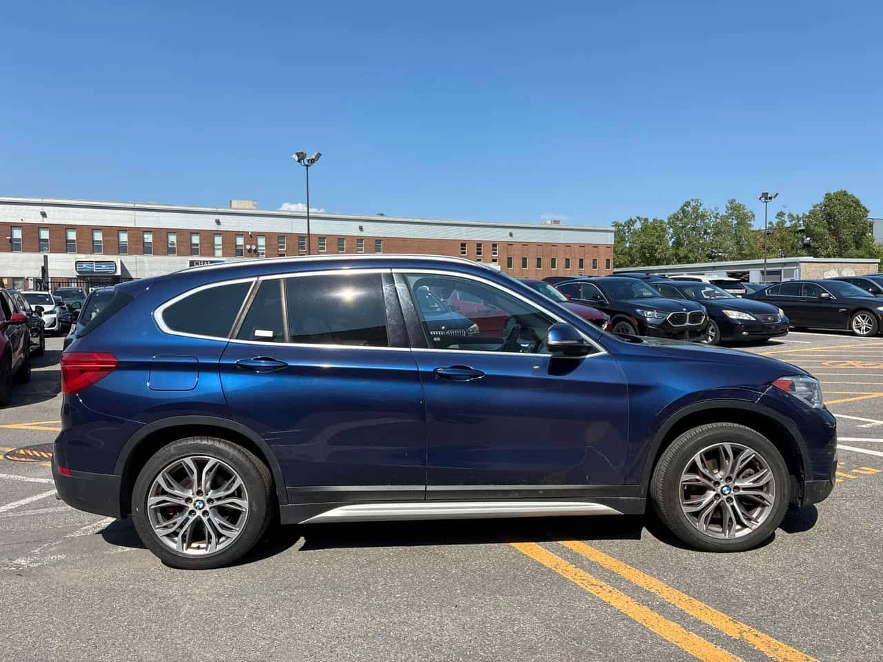 BMW X1 * xDrive28i * АВТОКРЕДИТ * ВТОРИ ГУМИ * ОТ BMW , снимка 4 - Автомобили и джипове - 55485341