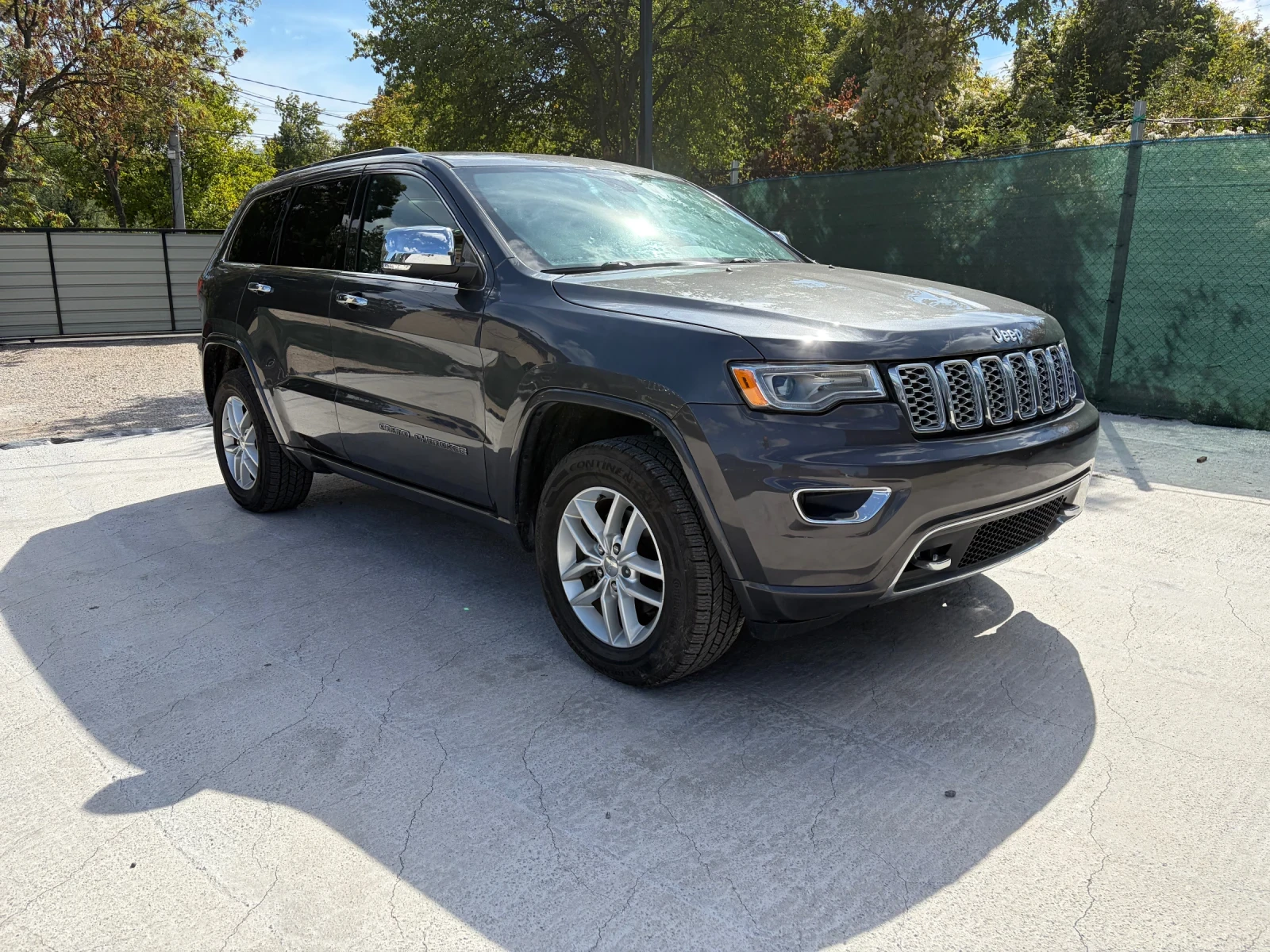 Jeep Grand cherokee Overland, снимка 3 - Автомобили и джипове - 56297968