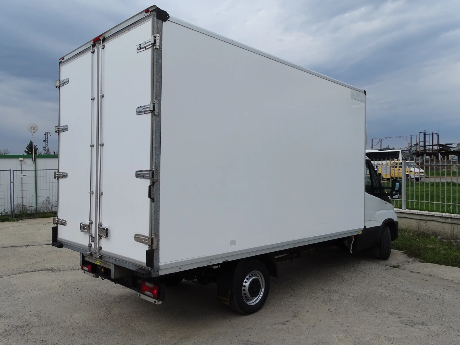 Iveco Daily 35S14 * * КЛИМАТИК* * , снимка 6 - Бусове и автобуси - 54257548