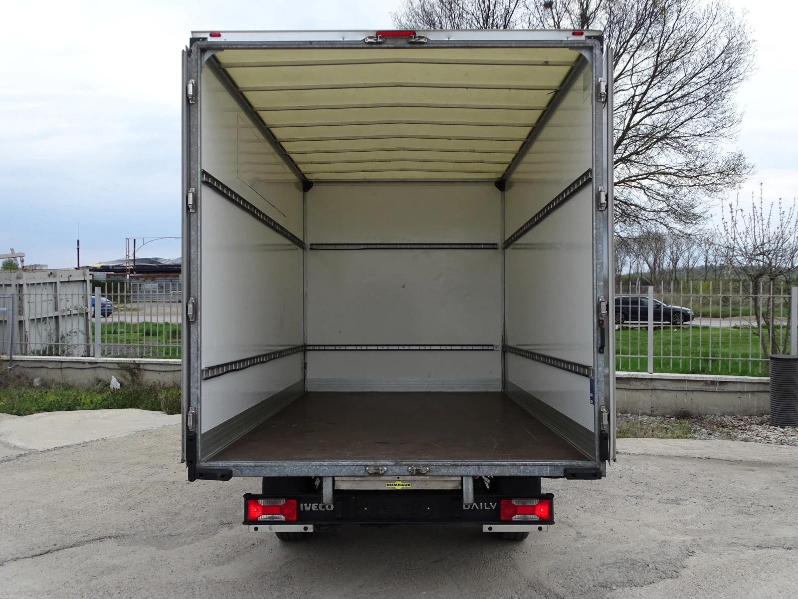 Iveco Daily 35S14 * * КЛИМАТИК* * , снимка 8 - Бусове и автобуси - 54257548