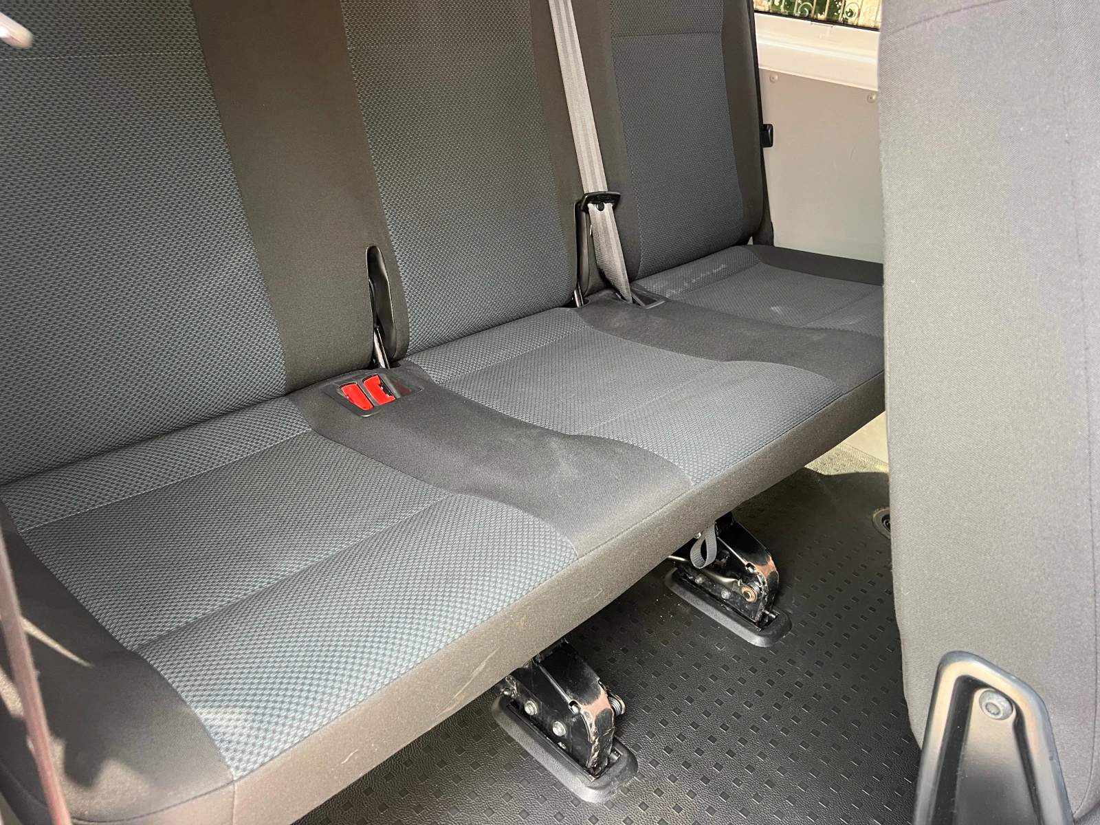 VW T6 2.0TDI VIP/LED/8+ 1/XENON/NAVI/KLIMATRONIK/UNIKAT, снимка 16 - Бусове и автобуси - 54966369