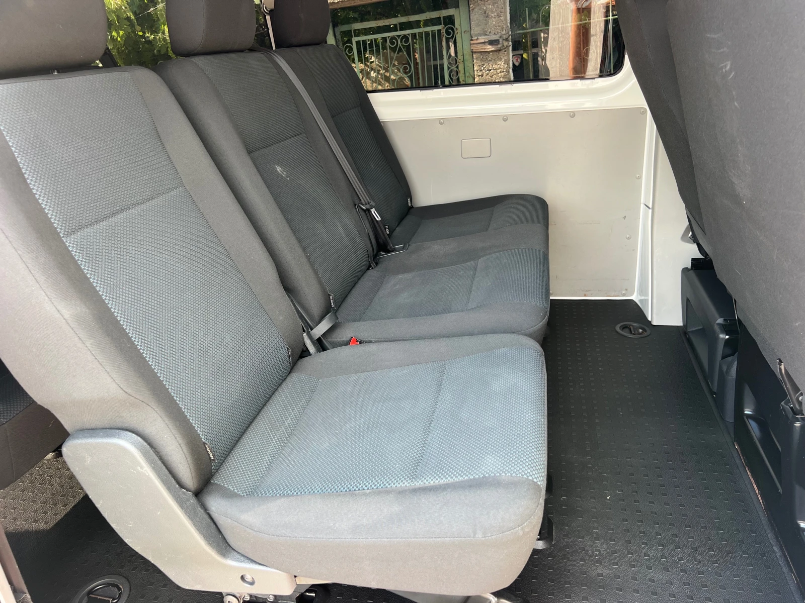 VW T6 2.0TDI VIP/LED/8+ 1/XENON/NAVI/KLIMATRONIK/UNIKAT, снимка 15 - Бусове и автобуси - 54966369