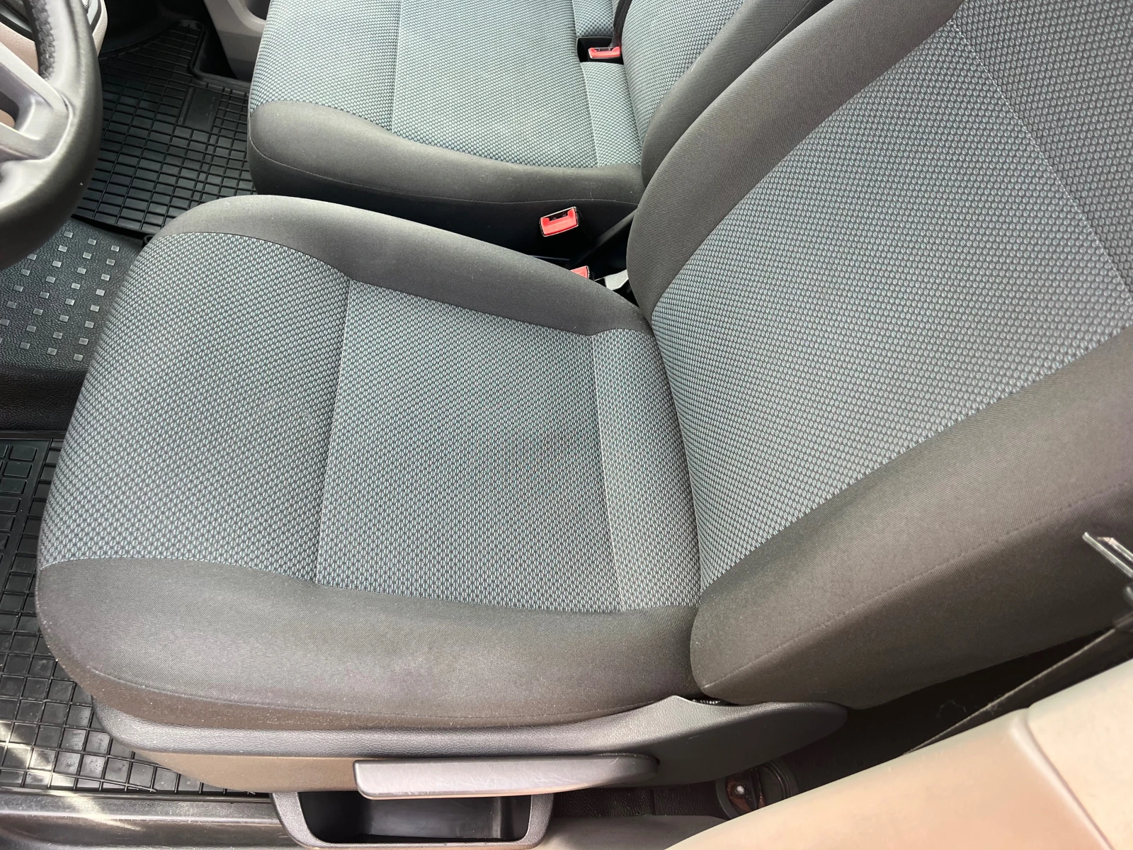 VW T6 2.0TDI VIP/LED/8+ 1/XENON/NAVI/KLIMATRONIK/UNIKAT, снимка 11 - Бусове и автобуси - 54966369