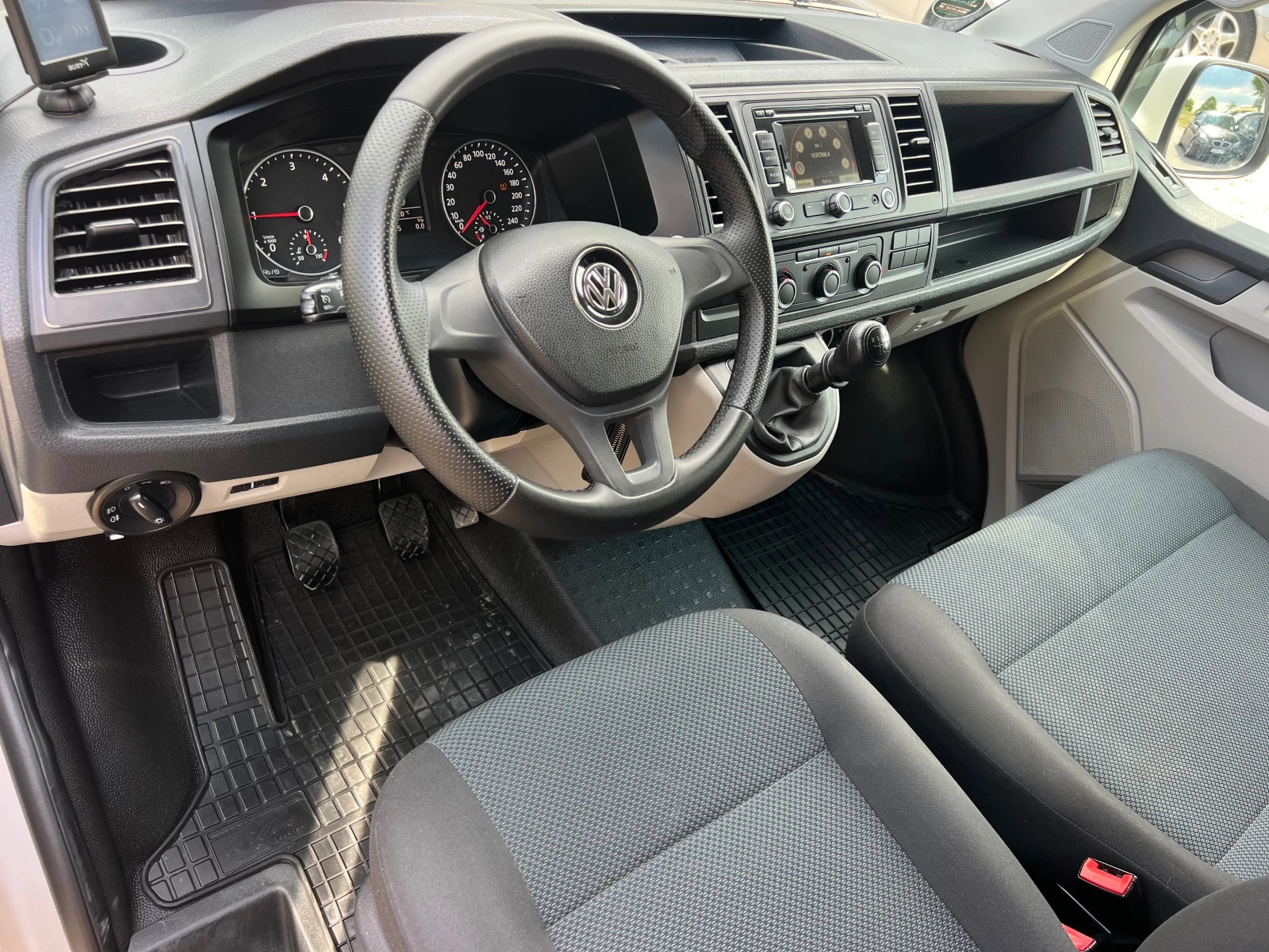 VW T6 2.0TDI VIP/LED/8+ 1/XENON/NAVI/KLIMATRONIK/UNIKAT, снимка 10 - Бусове и автобуси - 54966369