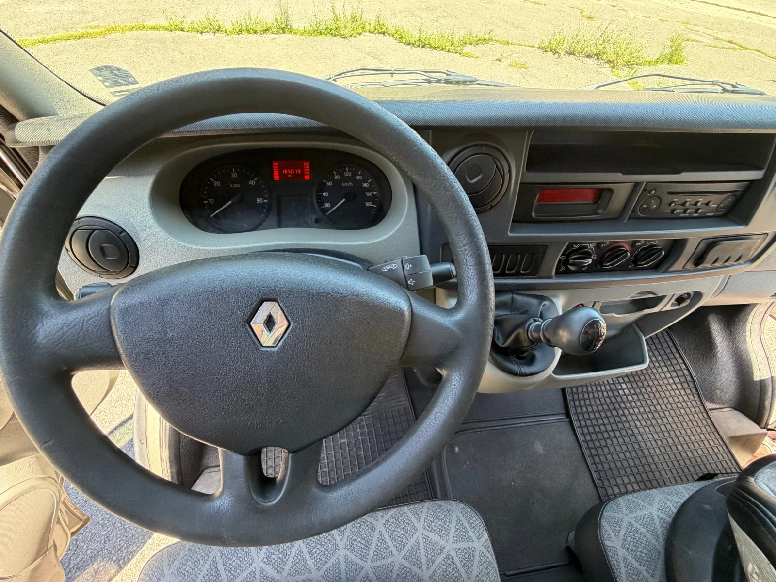 Renault Master 2.5dCI, снимка 12 - Бусове и автобуси - 55266919