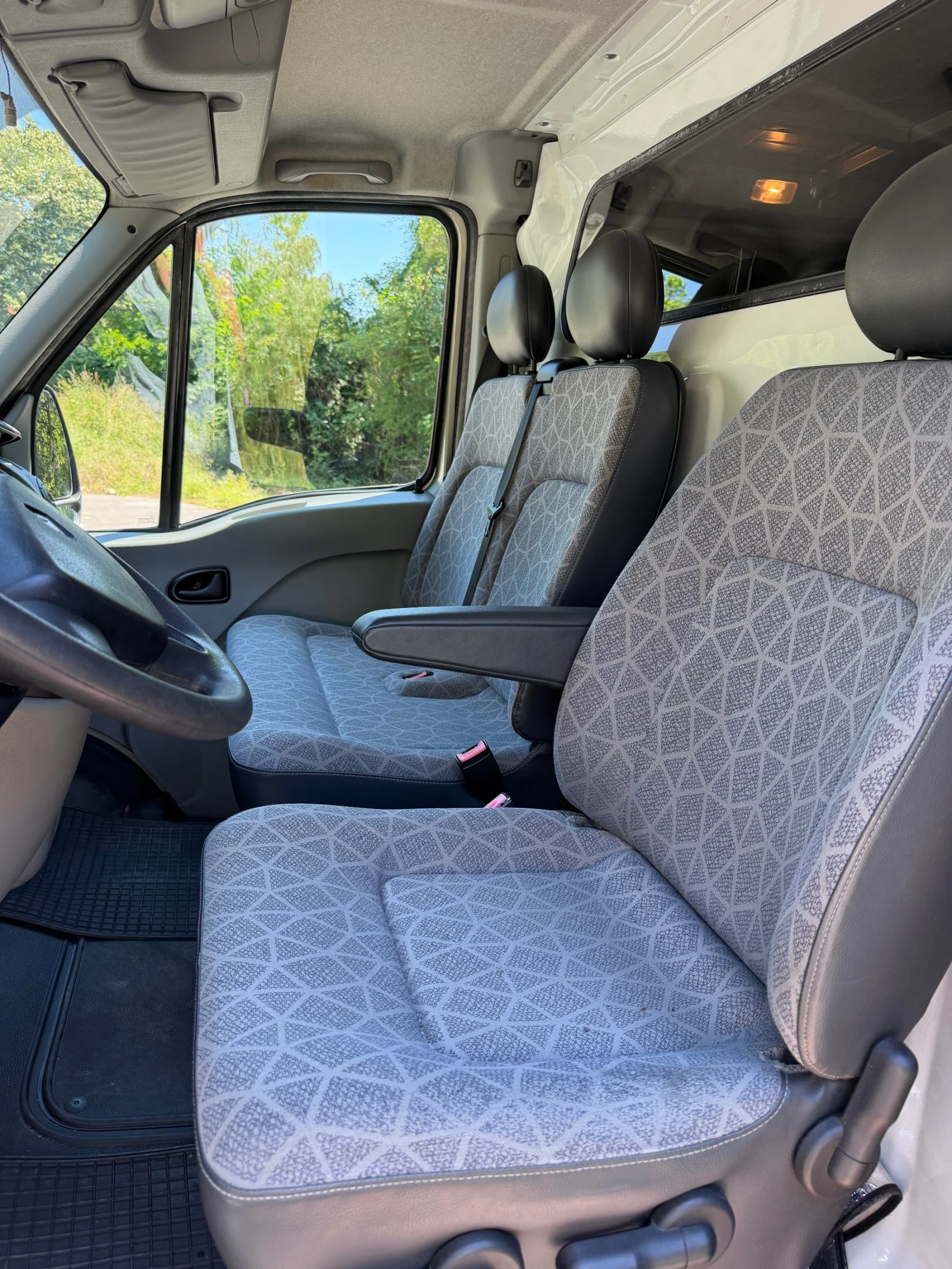 Renault Master 2.5dCI, снимка 9 - Бусове и автобуси - 55266919