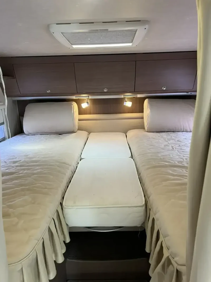 Каравана Adria ADIVA 542 UL, снимка 16 - Каравани и кемпери - 47568953