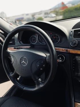 Mercedes-Benz E 220, снимка 10