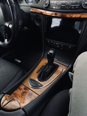 Mercedes-Benz E 220, снимка 11