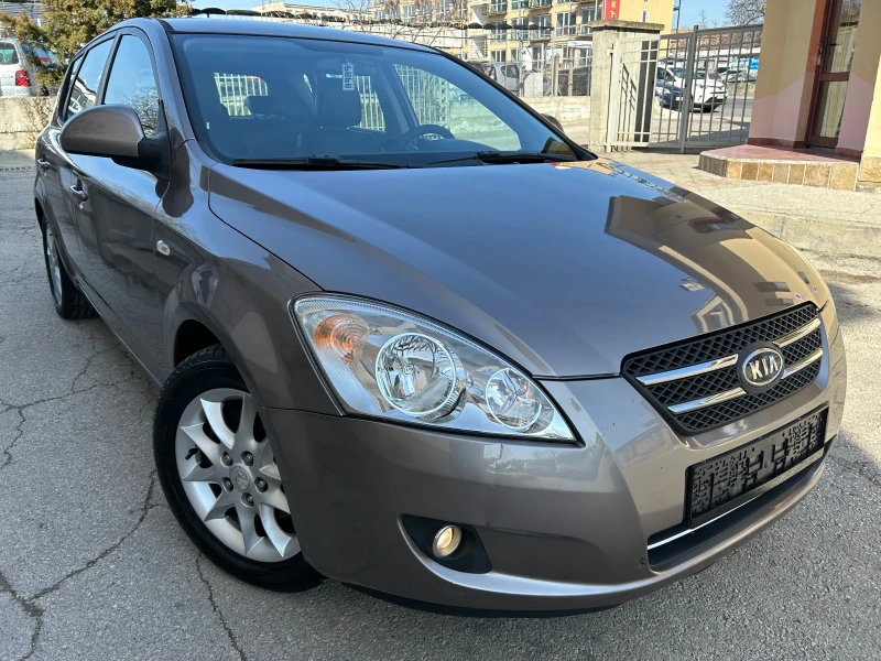 Kia Ceed 1.4i БЕНЗИН, снимка 3 - Автомобили и джипове - 49131352