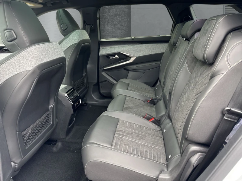 Peugeot 5008 НОВ!GT/145HP/COMF-PACK/360/NAVI/AMB/KLESS/255vpr, снимка 14 - Автомобили и джипове - 49906503