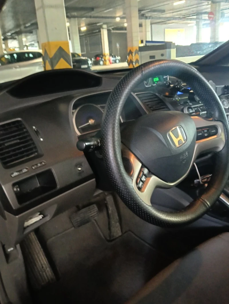 Honda Civic 1.8, снимка 8 - Автомобили и джипове - 52120286