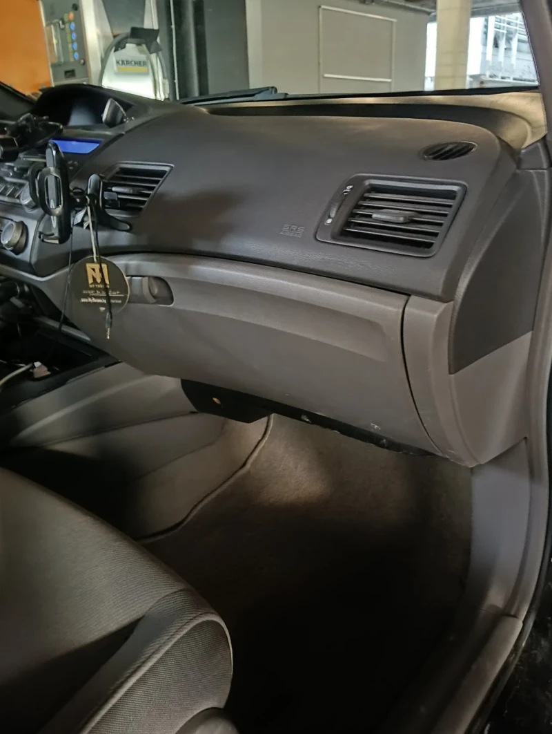 Honda Civic 1.8, снимка 10 - Автомобили и джипове - 52120286
