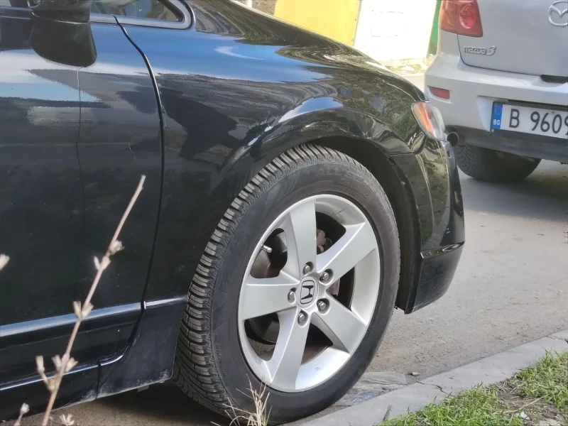Honda Civic 1.8, снимка 6 - Автомобили и джипове - 52120286
