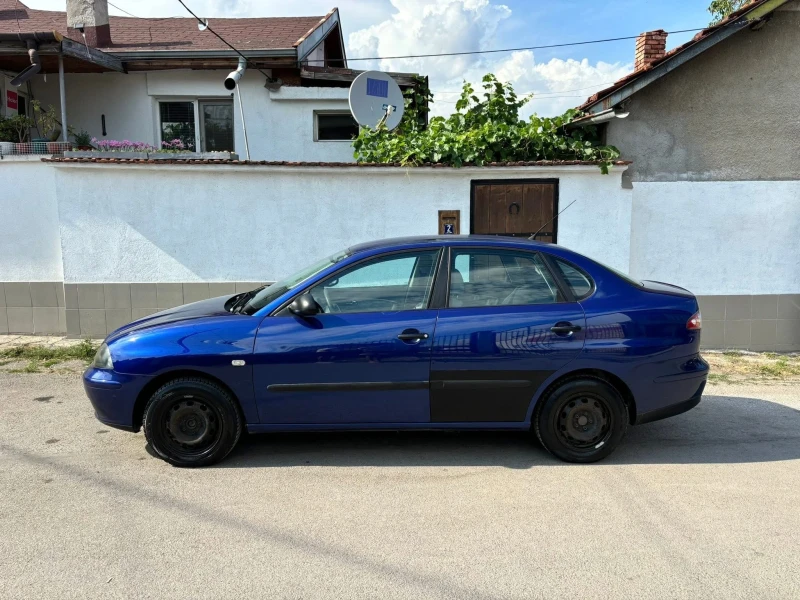 Seat Cordoba, снимка 5 - Автомобили и джипове - 52338050