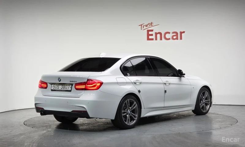 BMW 320, снимка 2 - Автомобили и джипове - 53264172