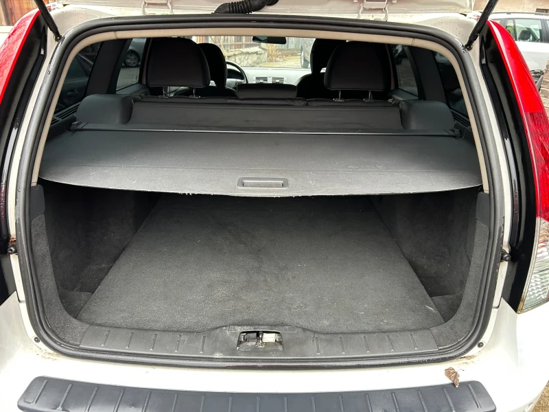 Volvo V50 2.0 136 к.с , снимка 12 - Автомобили и джипове - 53387221