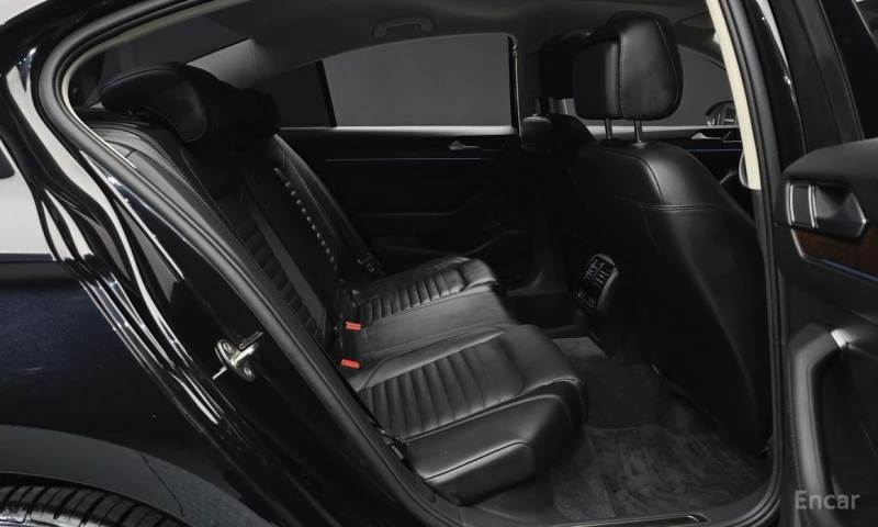 VW Passat, снимка 12 - Автомобили и джипове - 53597788