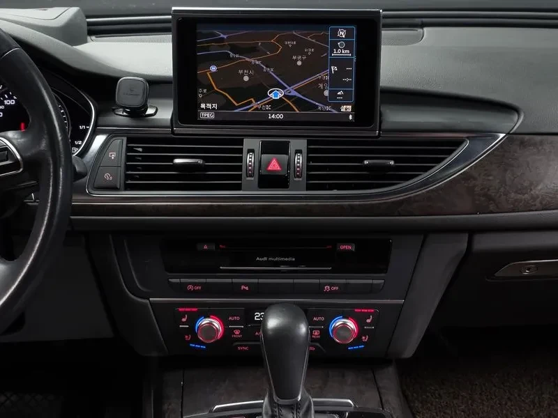 Audi A6 2.0 TDI, снимка 14 - Автомобили и джипове - 54147846