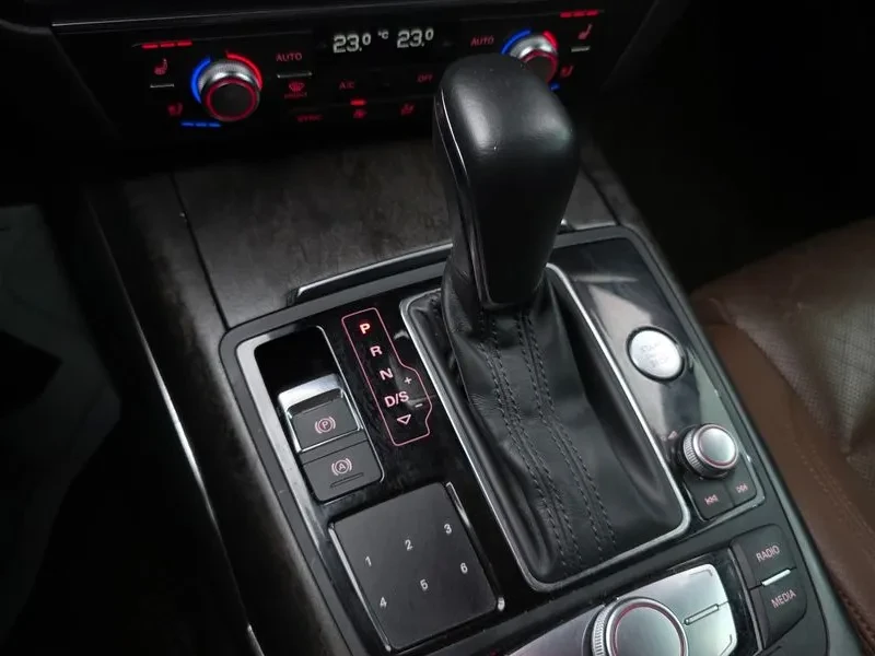 Audi A6 2.0 TDI, снимка 9 - Автомобили и джипове - 54147846