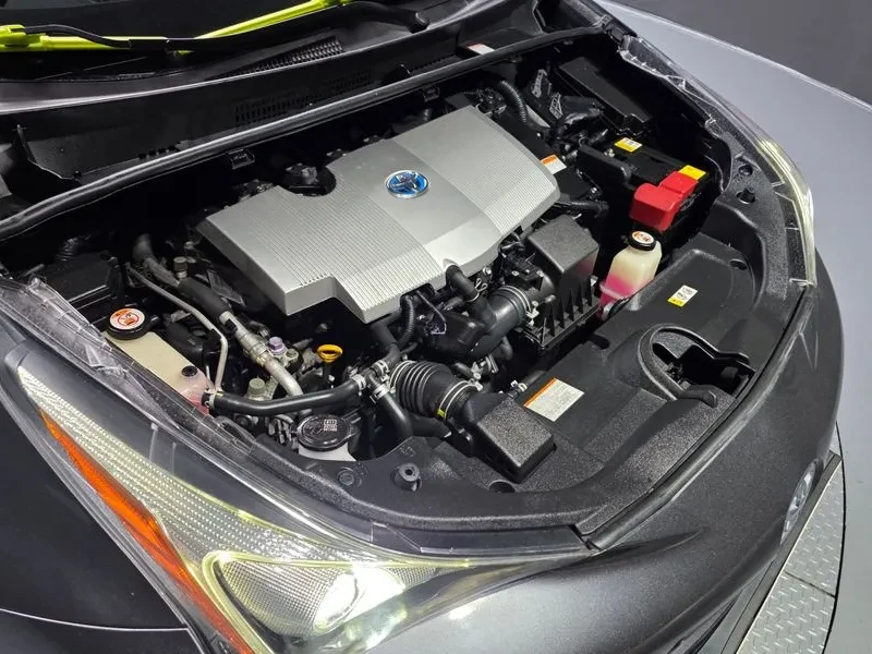 Toyota Prius 1.8 E, снимка 6 - Автомобили и джипове - 55831235