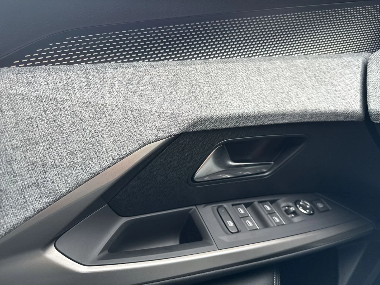 Peugeot 5008 !GT/145HP/COMF-PACK/360/NAVI/AMB/KLESS/255vpr | Mobile.bg   16