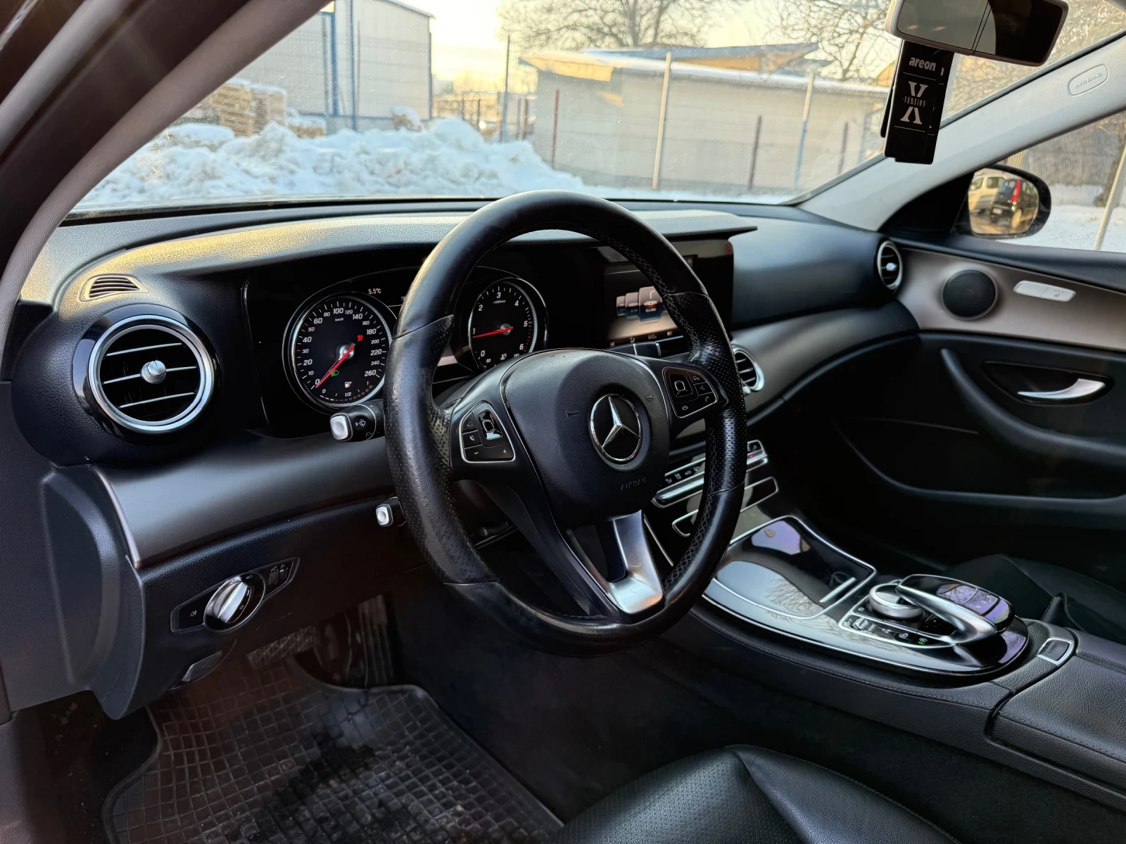 Mercedes-Benz E 220 9G* LED* NAVI* КАМЕРА - изображение 9