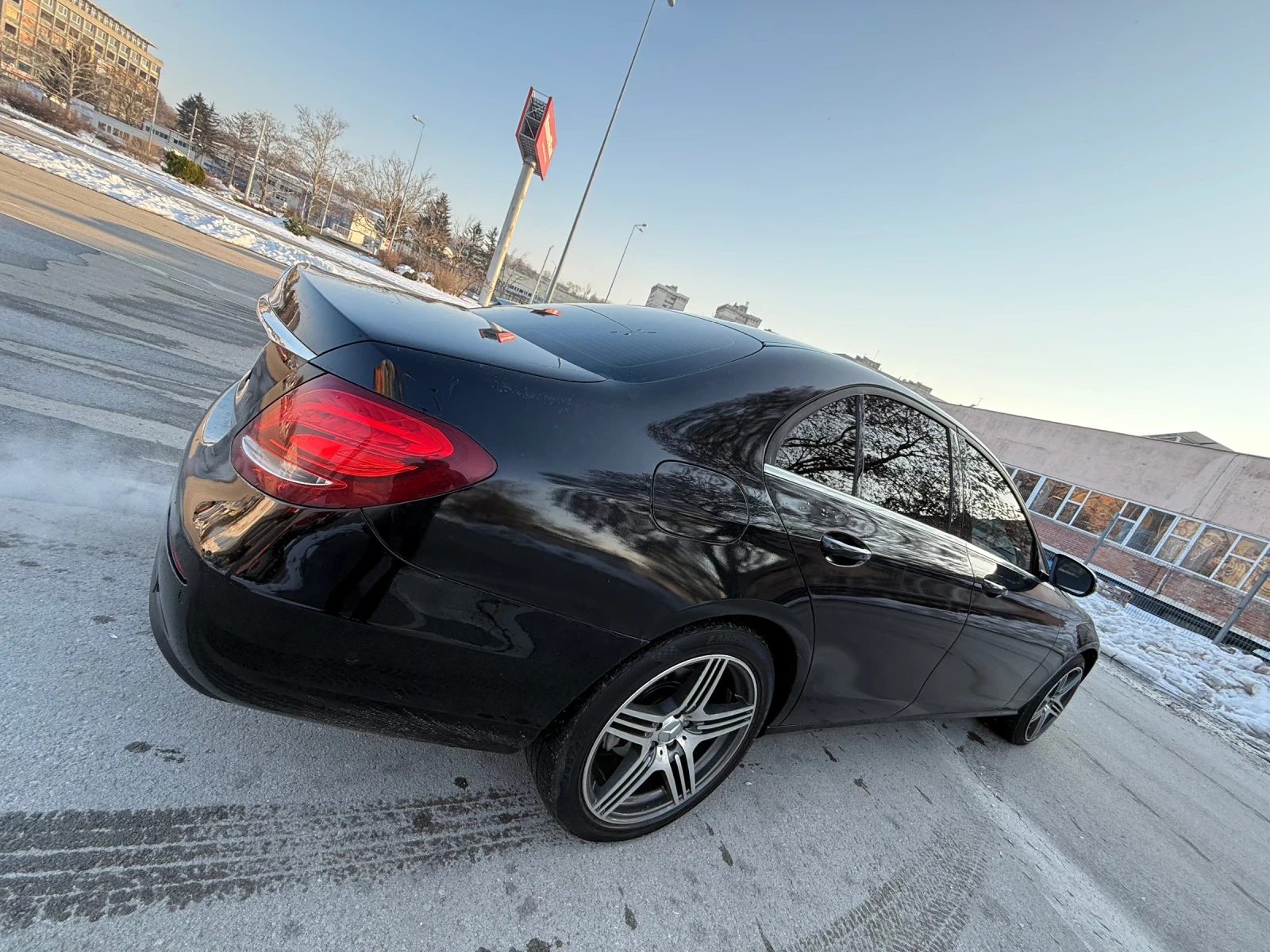 Mercedes-Benz E 220 9G* LED* NAVI* КАМЕРА - изображение 4