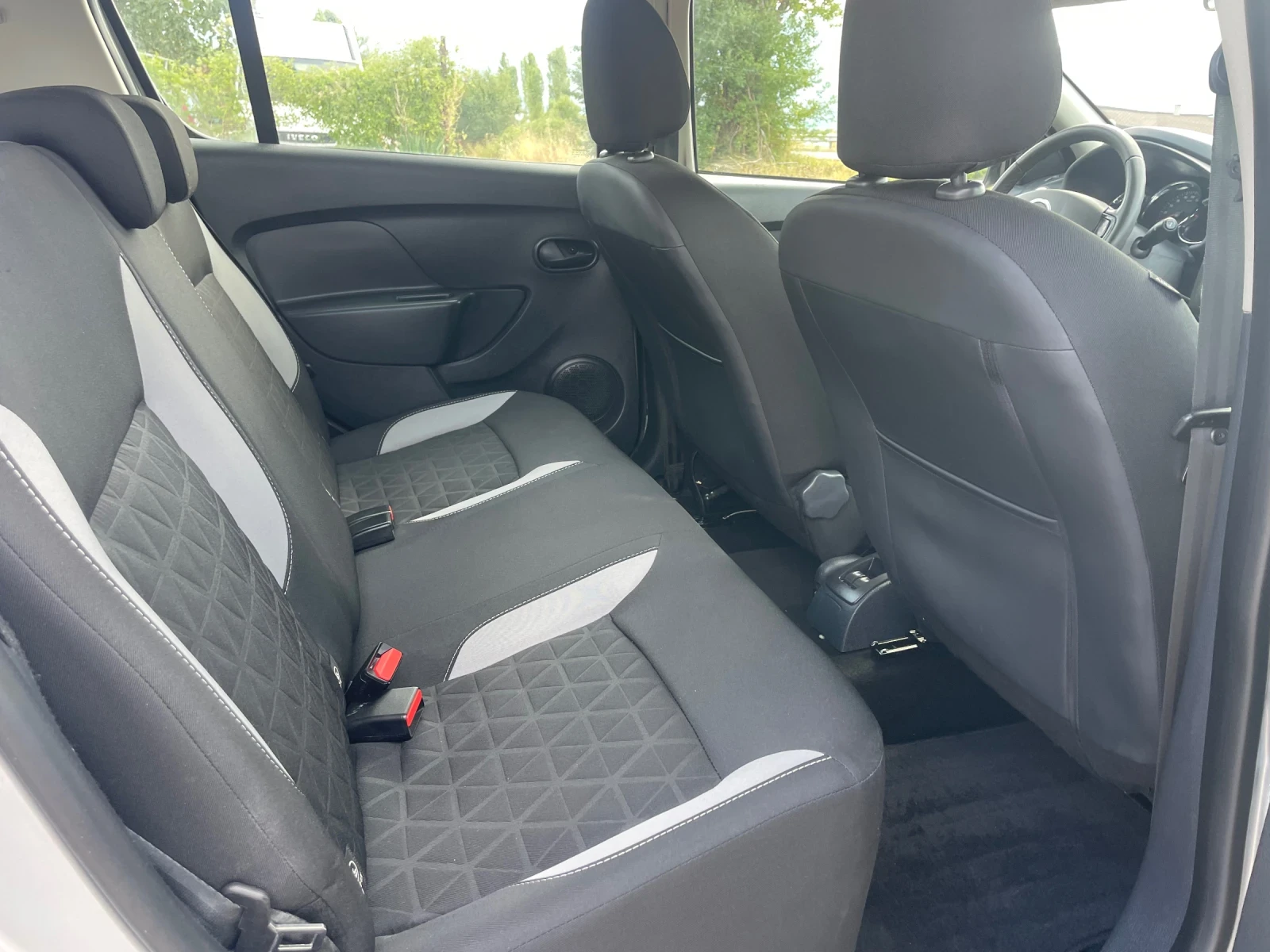 Dacia Sandero STEPWAY-1.5DCI-NAVI-ITALIA - изображение 6