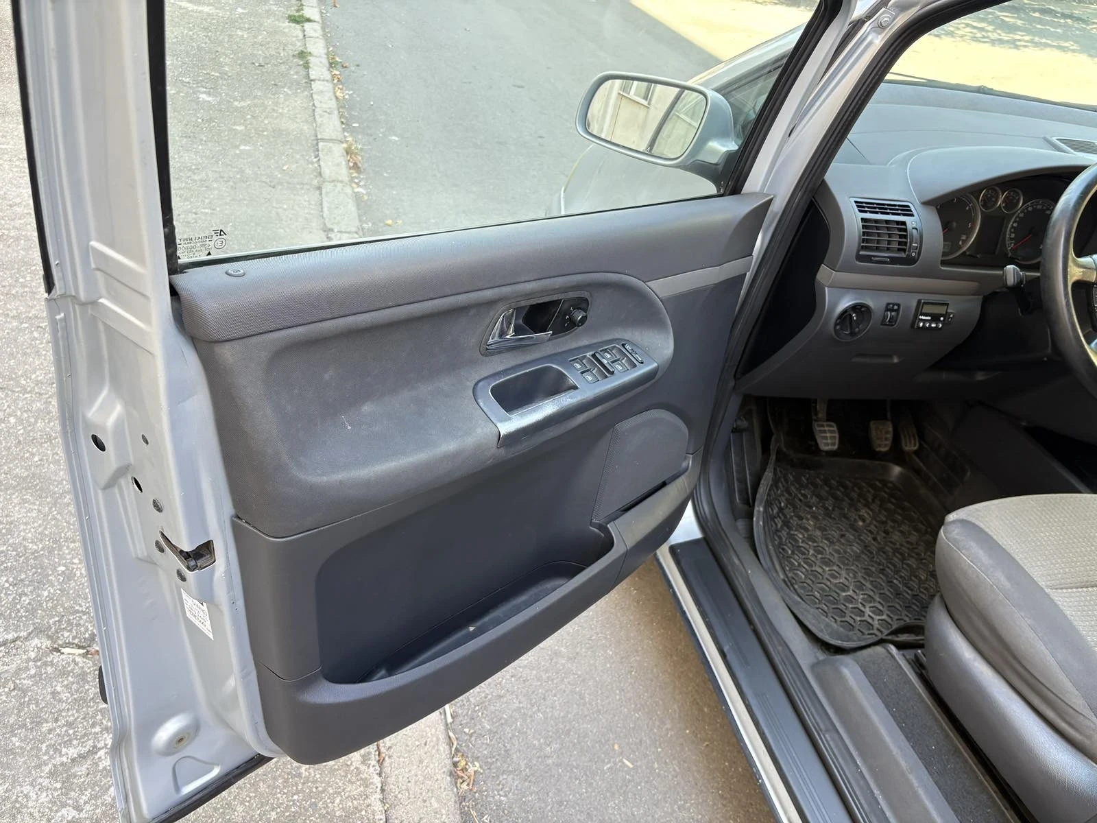 VW Sharan 1.9TDI 4X4 Навигация - изображение 6
