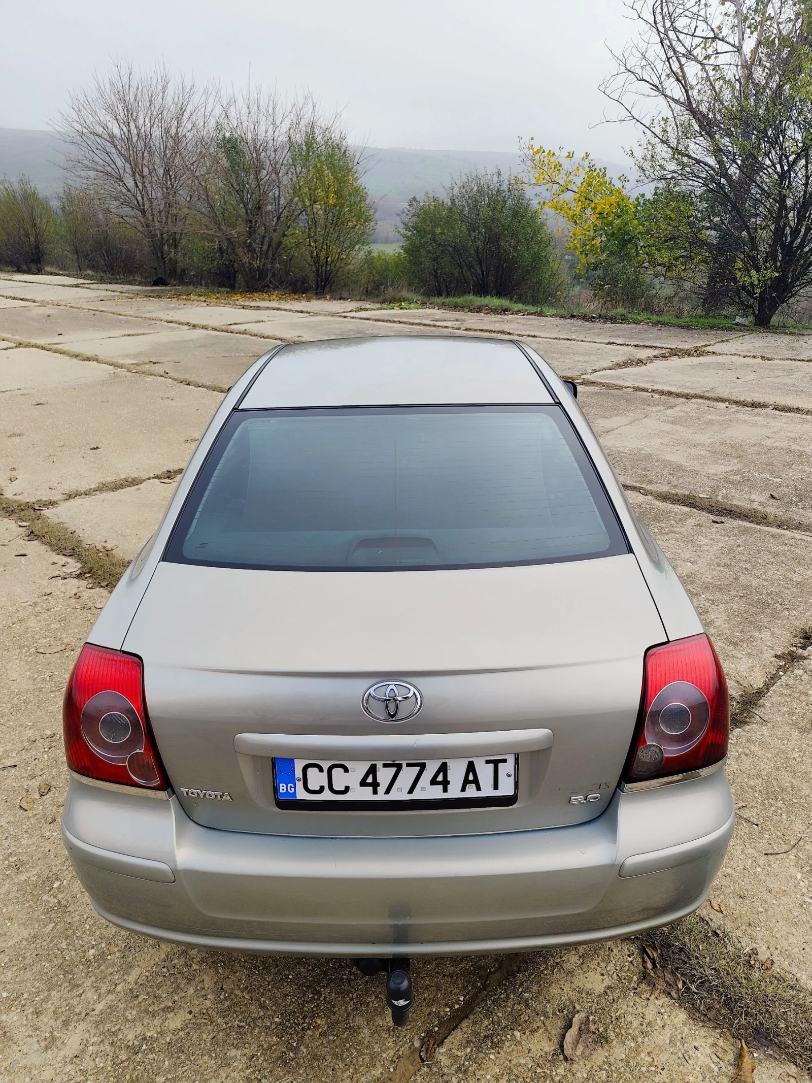 Toyota Avensis 2.0 116 �.�. | Mobile.bg � ����������� 12