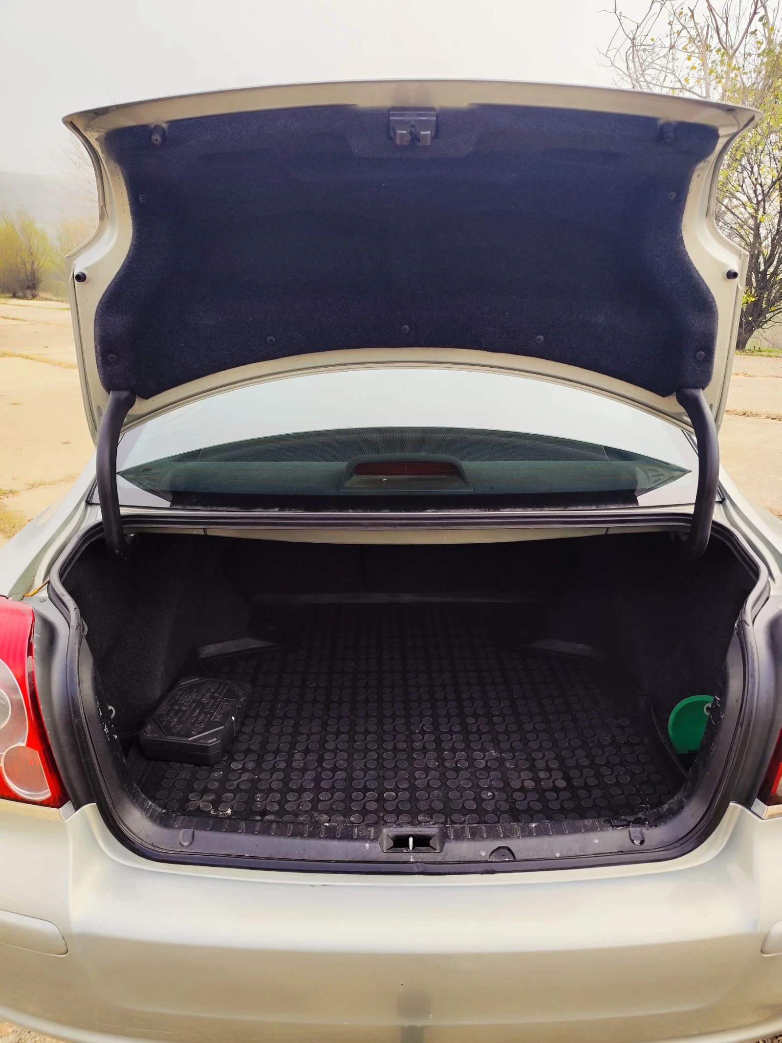 Toyota Avensis 2.0 116 �.�. | Mobile.bg � ����������� 11