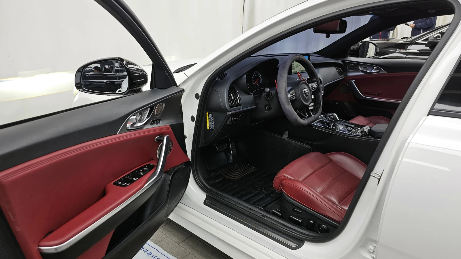 Kia Stinger 3.3T AWD GT  - изображение 10