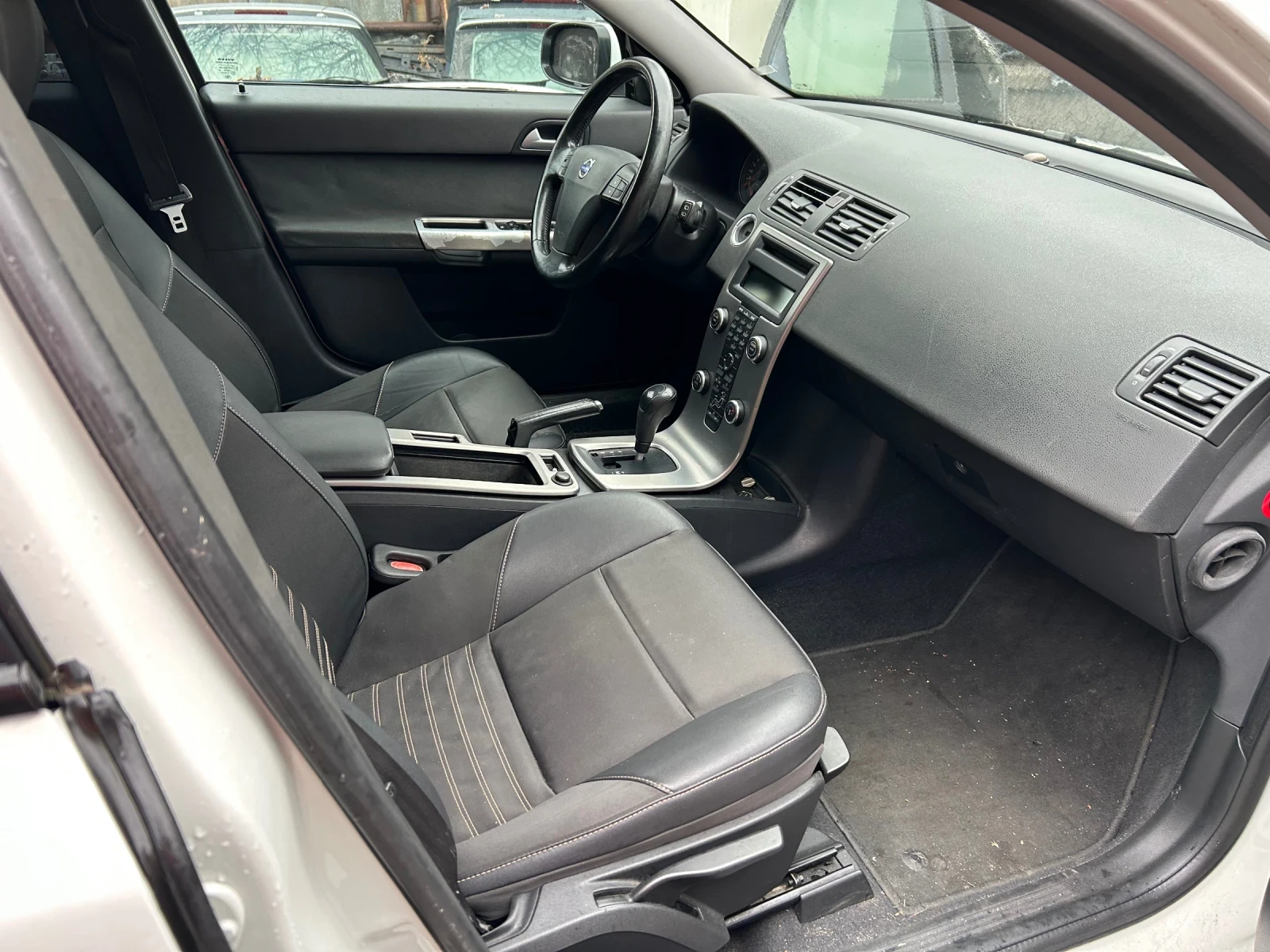 Volvo V50 2.0 136 к.с  - изображение 5