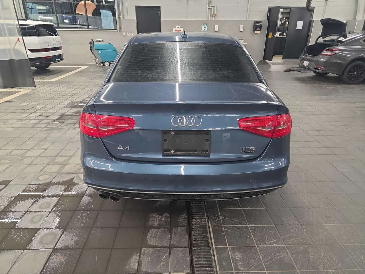 Audi A4 * Progressiv plus * CARFAX * ПАНОРАМА * KEYLESS *  - изображение 4