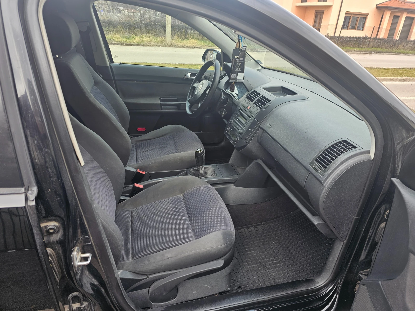 VW Polo Гаражно-Климатр, снимка 14 - Автомобили и джипове - 53905048