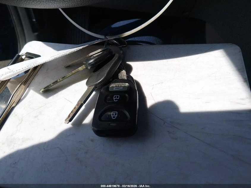 Hyundai Elantra 2.0L I-4 DOHC, VVT, 147HP Front Wheel Drive | Mobile.bg � ����������� 11