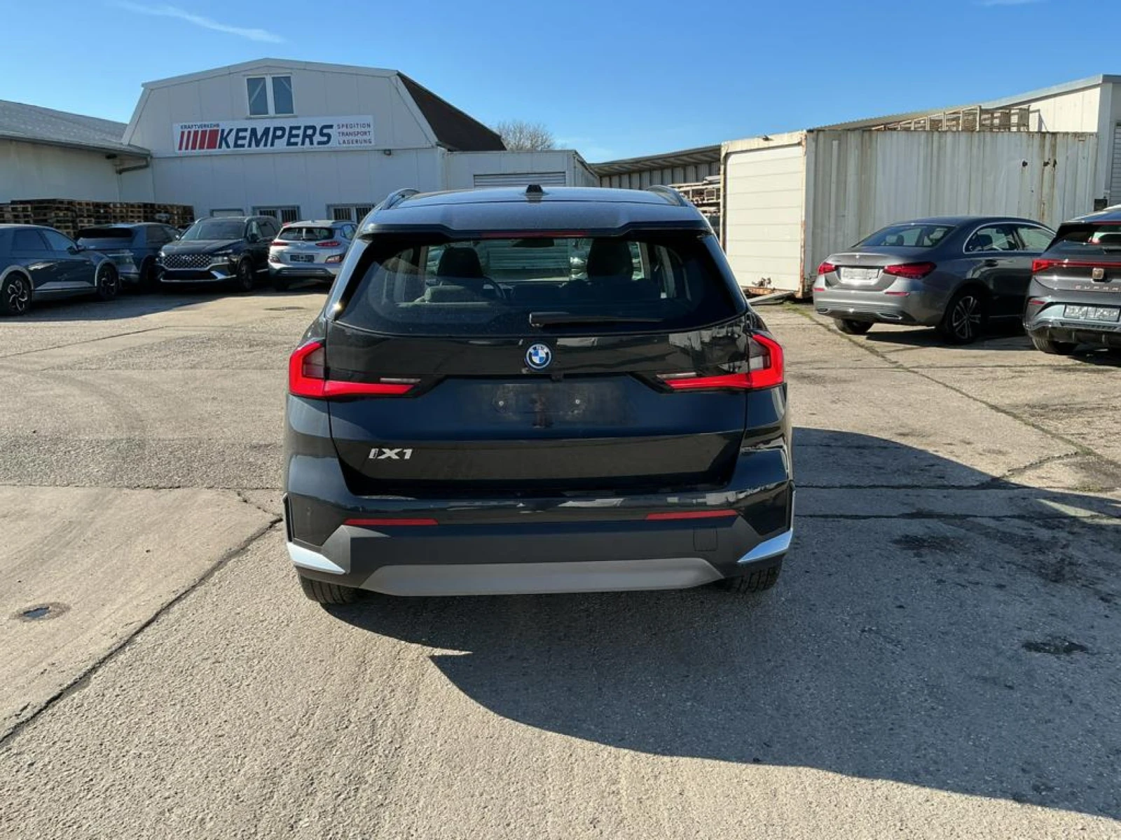 BMW iX1, снимка 5 - Автомобили и джипове - 54062036