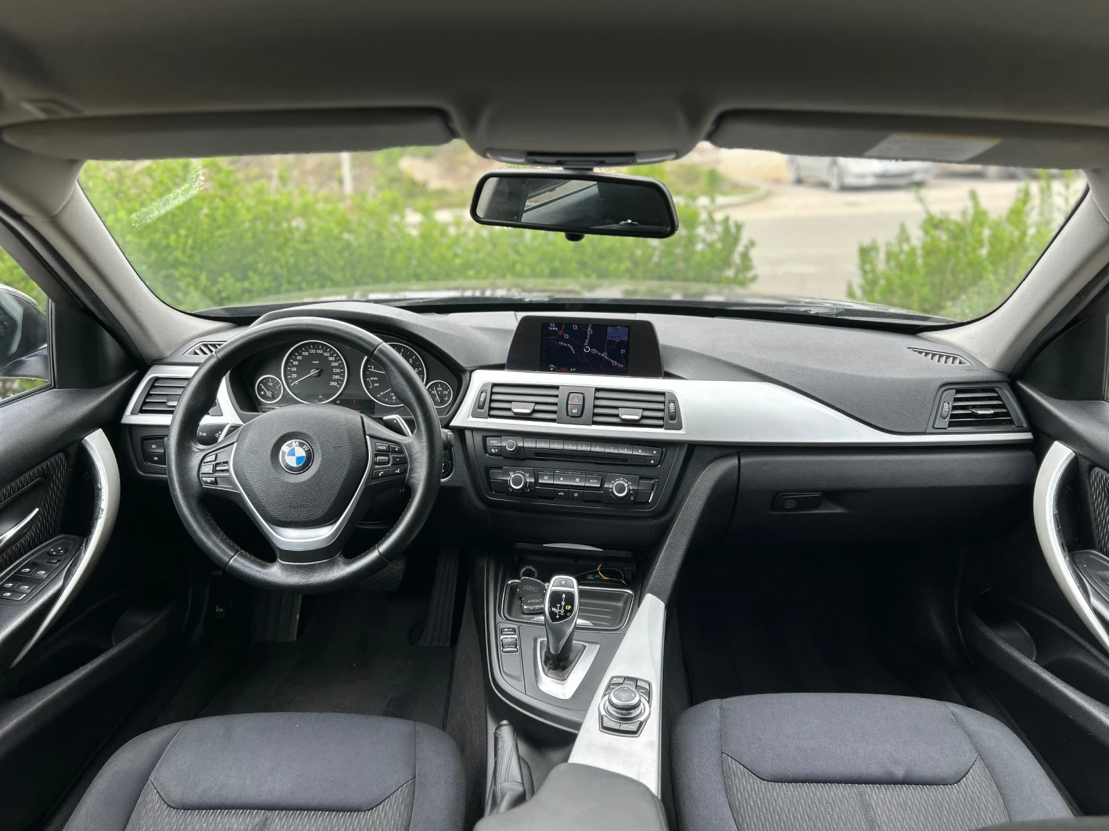 BMW 320, снимка 11 - Автомобили и джипове - 54258163