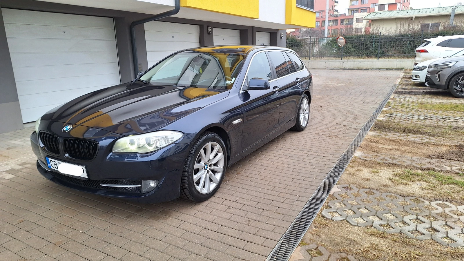 BMW 525 D Xdrive ПАНОРАМА, снимка 12 - Автомобили и джипове - 54427570